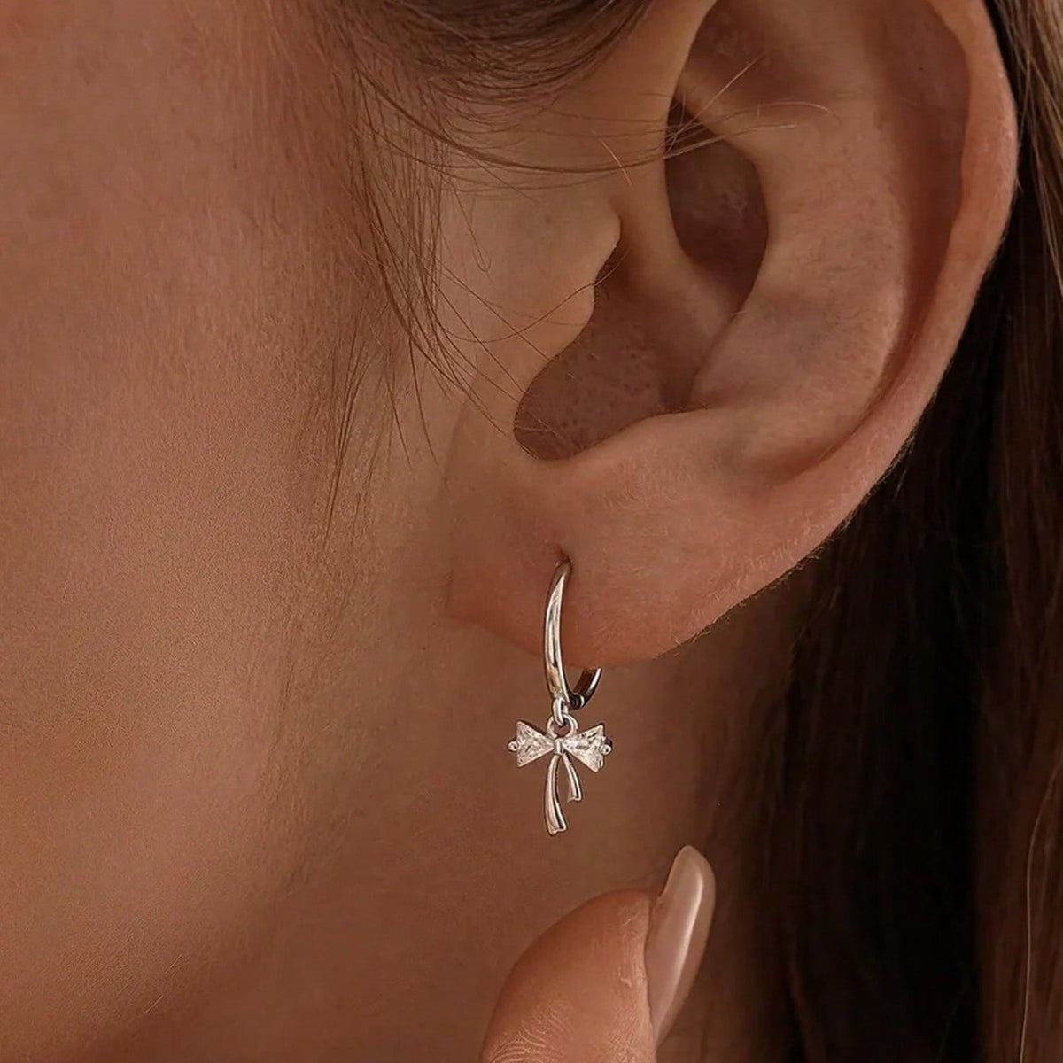 Pendientes de lazo con circonitas