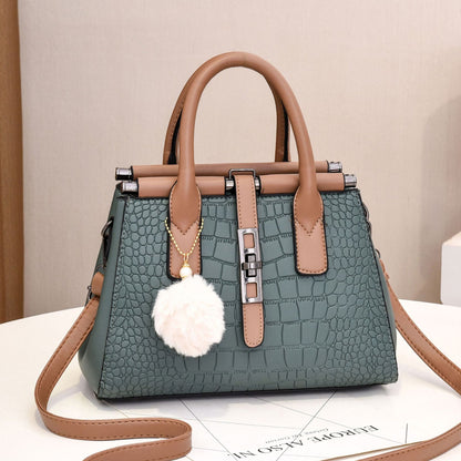 Bolso Boston con pompón – foto 5