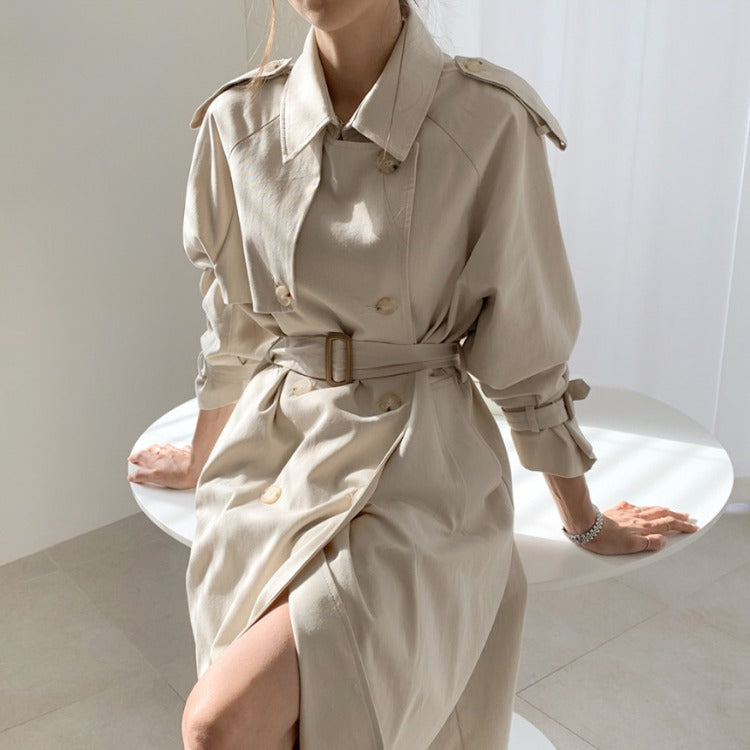 Gabardina larga con cinturón en color beige