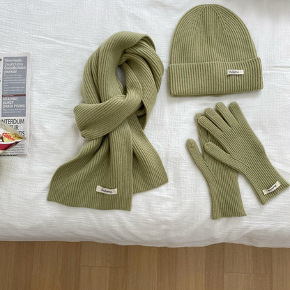 Conjunto liso de gorro, bufanda y guantes – foto 6