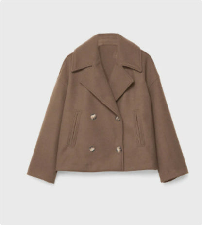Chaquetón corto cruzado efecto paño en color marrón