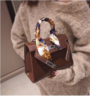 Bolso de mano con pañuelo – foto 8