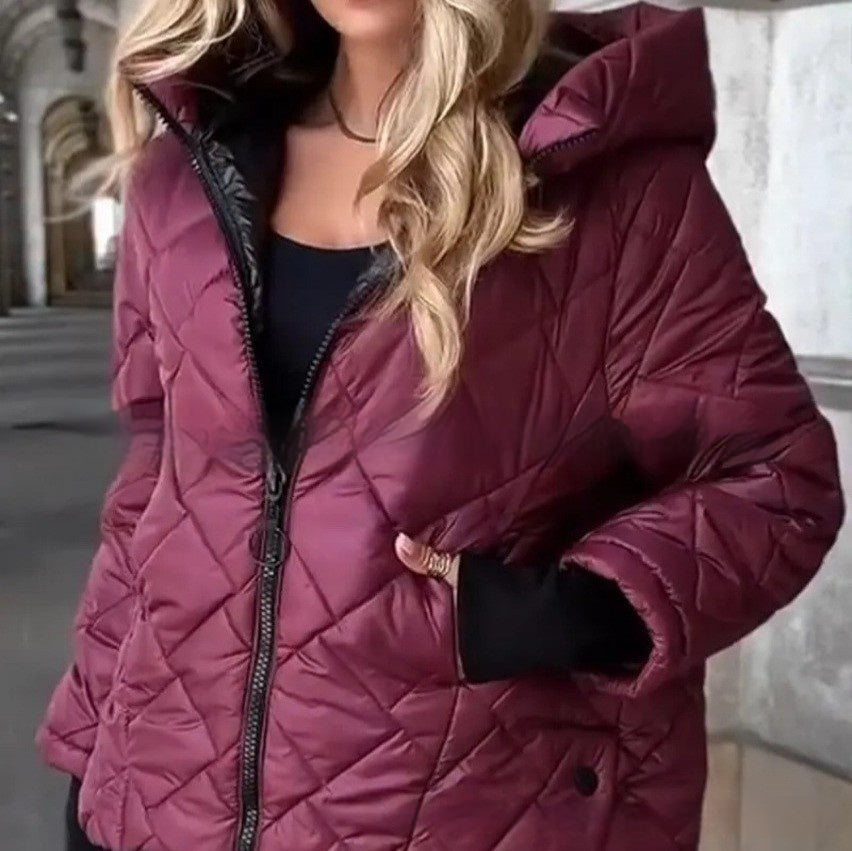 Chaqueta acolchada corta con capucha – foto 5