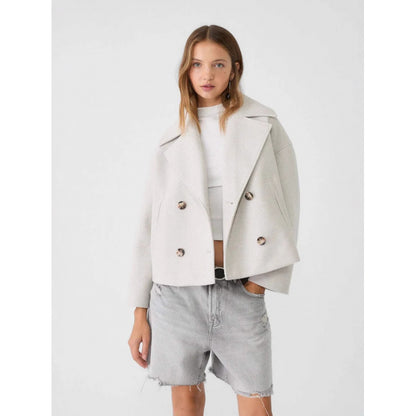 Chaquetón corto cruzado efecto paño en crudo – look