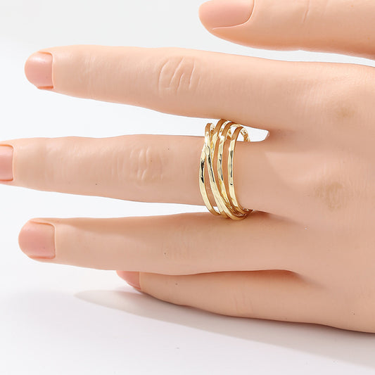 Anillo de ondas dorado
