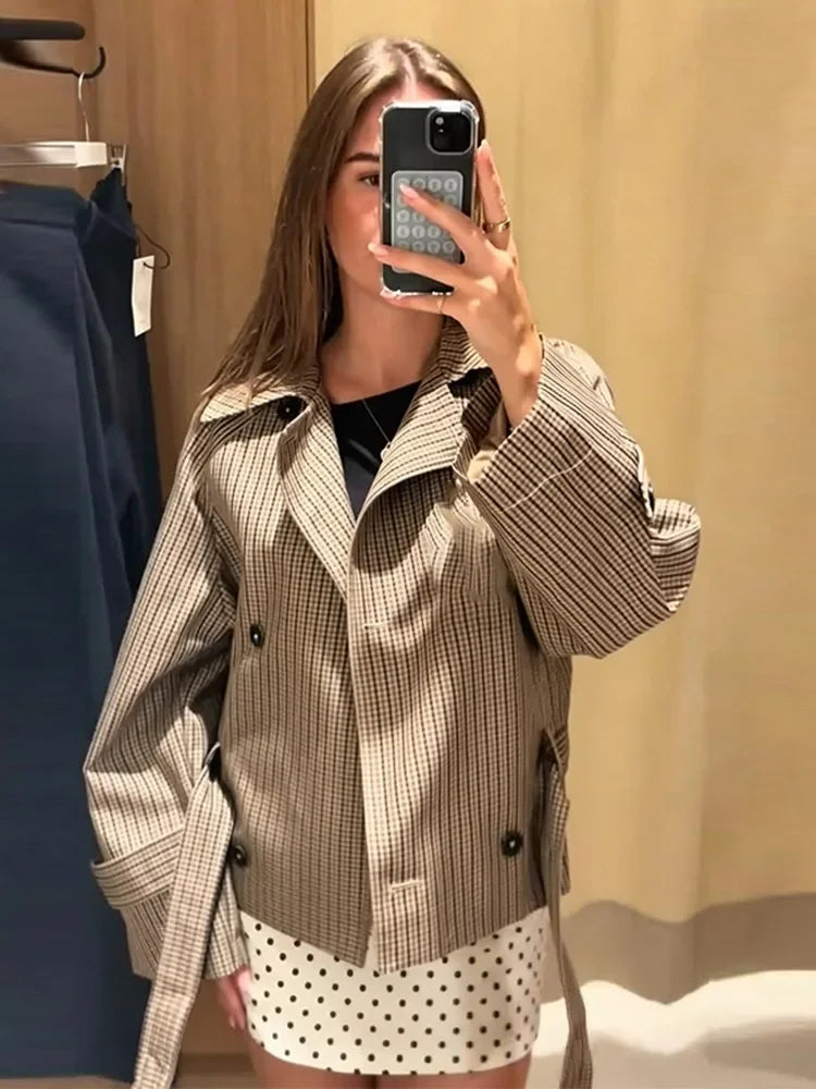 Chaqueta de cuadros cruzada con cinturón – vista frontal