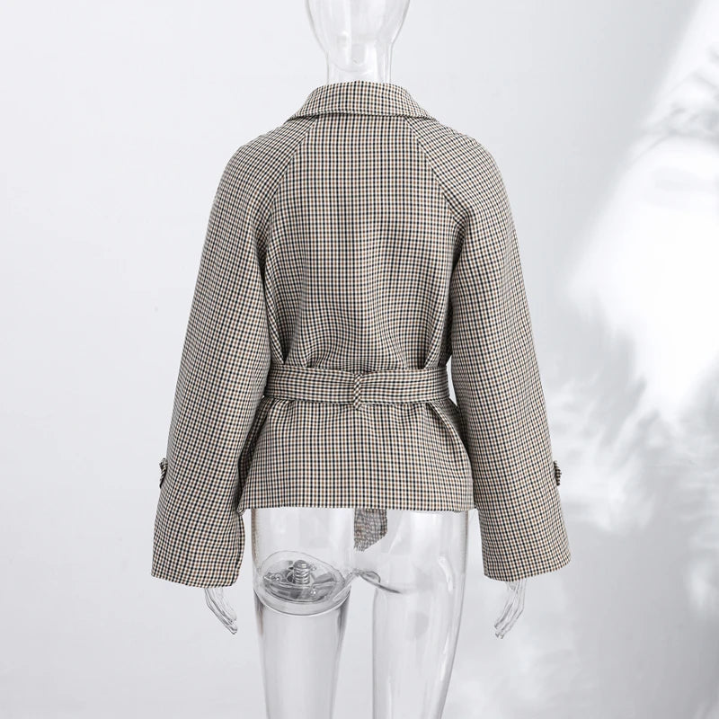 Chaqueta de cuadros cruzada con cinturón – vista trasera