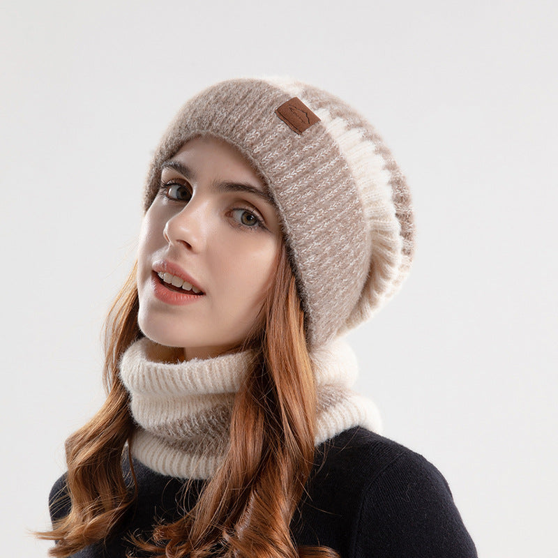Conjunto de gorro bicolor y braga