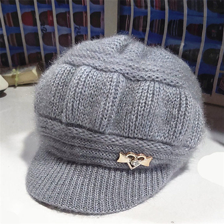 Boina de punto con visera y broche – foto 3