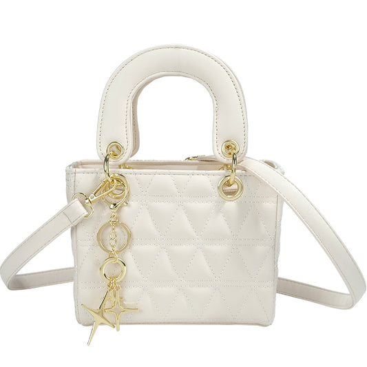 Bolso de mano acolchado con charms – foto 2