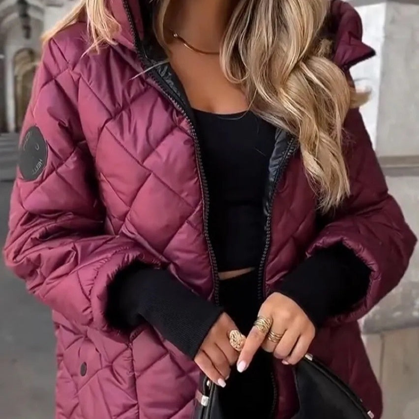 Chaqueta acolchada corta con capucha