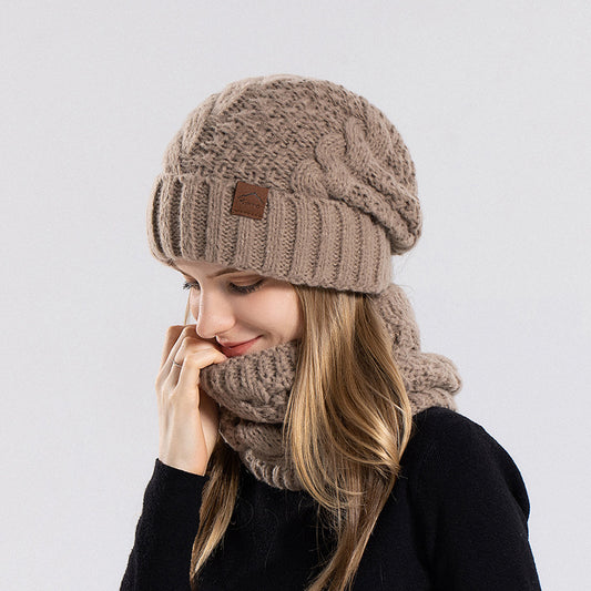 Conjunto de gorro trenzado y braga