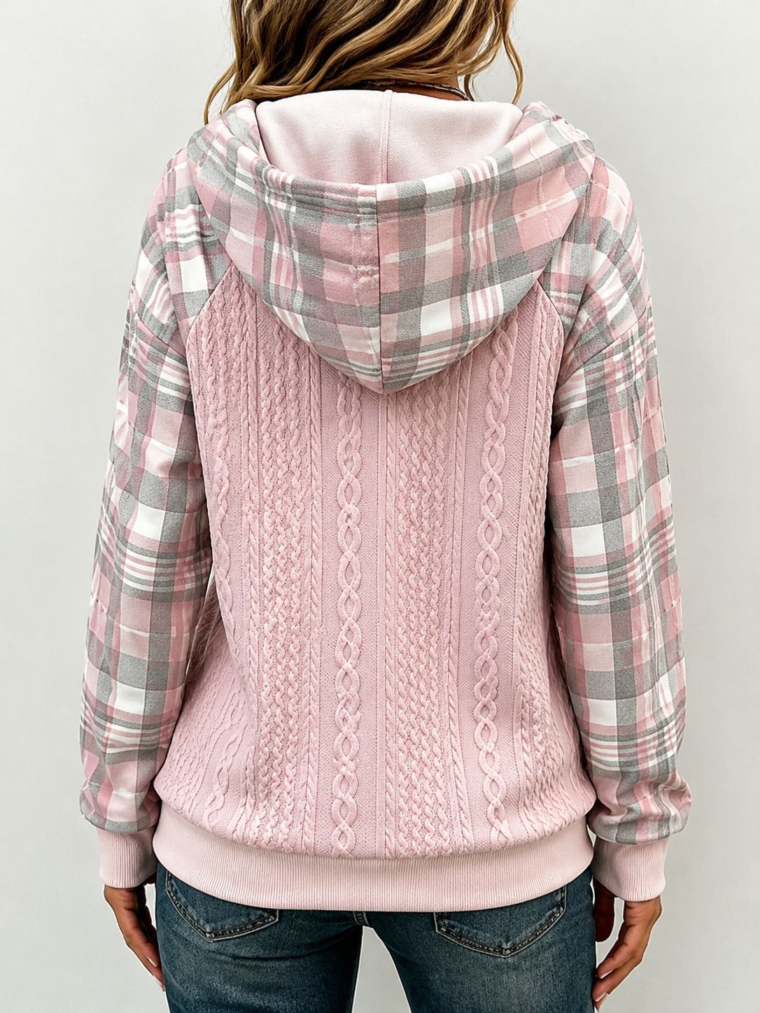 Sudadera de ochos con capucha y mangas de cuadros – foto 3
