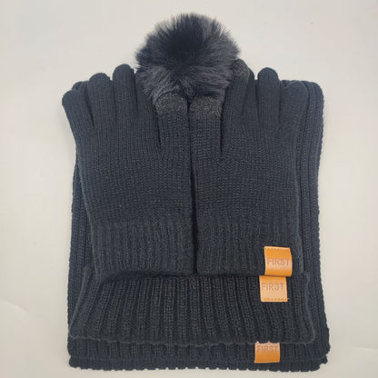 Conjunto de canalé con pompón, bufanda y guantes – foto 4